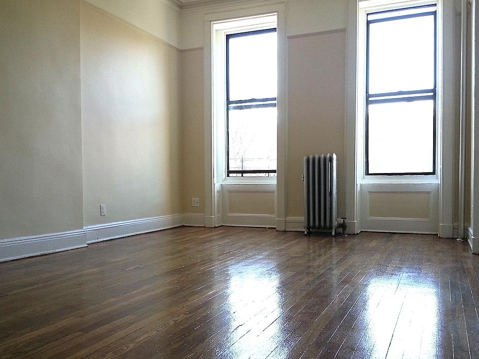 1st image of 211 Saint James Pl APT 3A