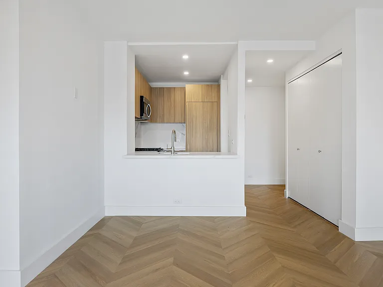 600 Columbus Ave #12G — Photo 8