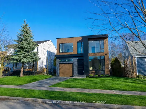 19 Topham Rd, Toronto, ON M4B 3K3