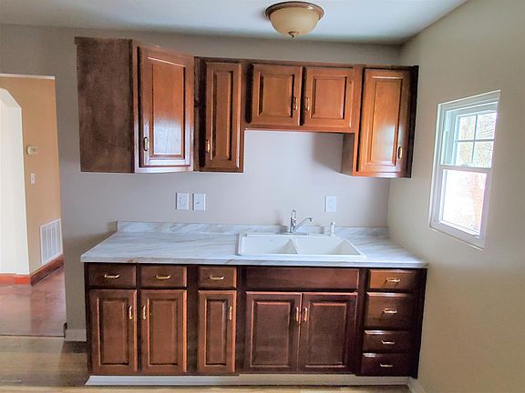 2nd image of 316 N 33rd St