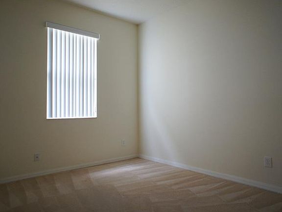3rd image of 3849 Stornoway Dr