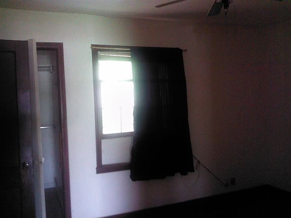 5th image of 418 SE 2nd St
