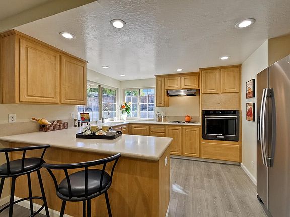 2nd image of 3077 Oldfield Way