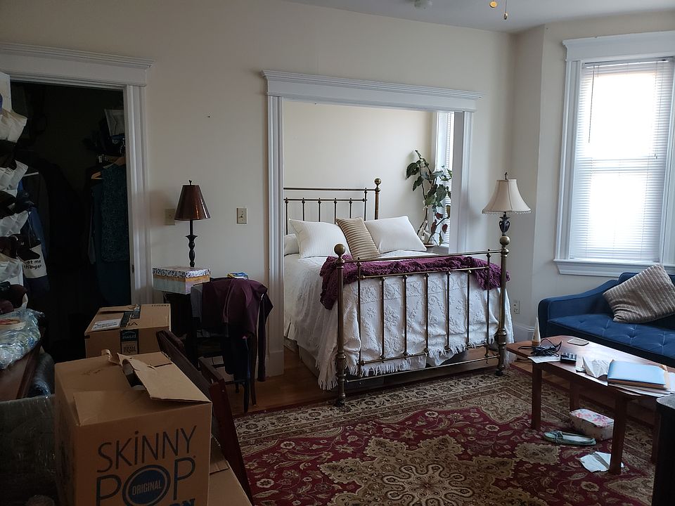 1st image of 4 Ayr Rd APT 3