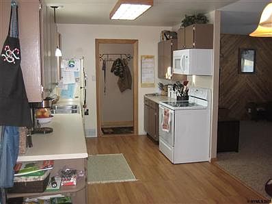 3rd image of 800 S 14th St