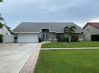 261 N Country Club Blvd, Boca Raton, FL 33487