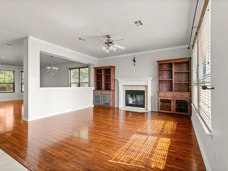 2802 Scottsdale Dr — Photo 9