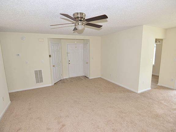 3rd image of 4307 Briarbush Ln