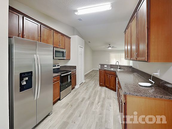 4th image of 96401 Commodore Point Dr