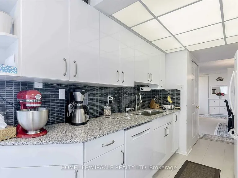 12 Laurelcrest St #902 — Photo 13