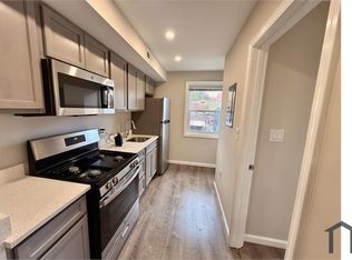 307 Division Ave NE #303, Washington, DC 20019