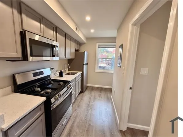 307 Division Ave NE #303, Washington, DC 20019