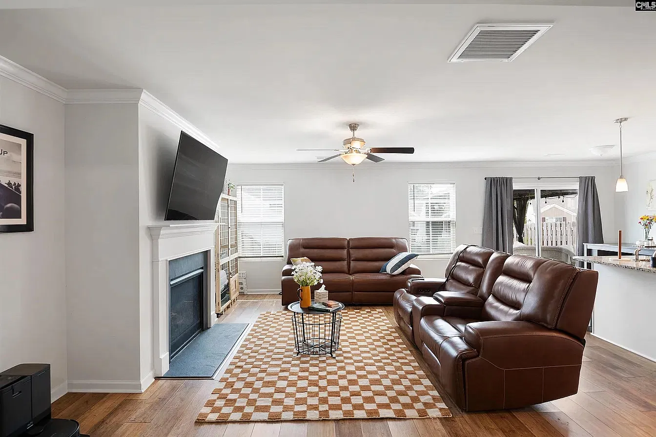 3 bed, 2.5 bath, 1962 sqft, $2,250 — Photo 4