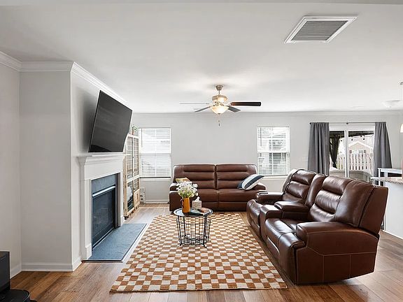 4th image of 2774 Prince Charles Ct