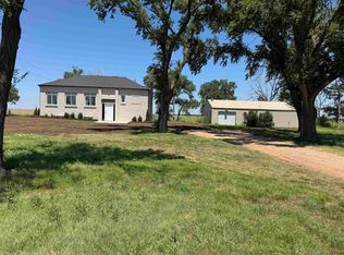 1604 E Pretty Prairie Rd, Pretty Prairie, KS 67570