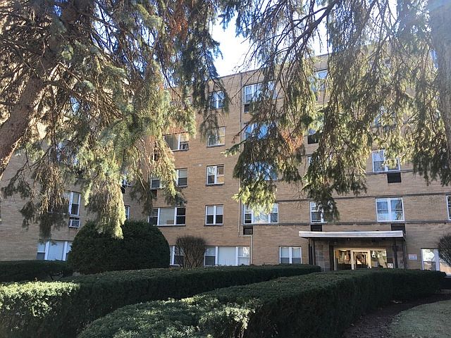 1st image of 2115 W Farwell Ave APT 504