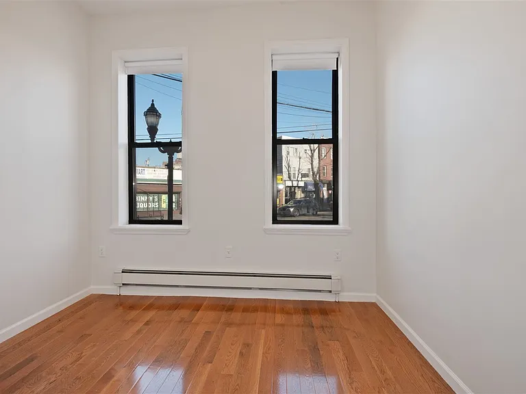 145 Brunswick St #1R — Photo 11
