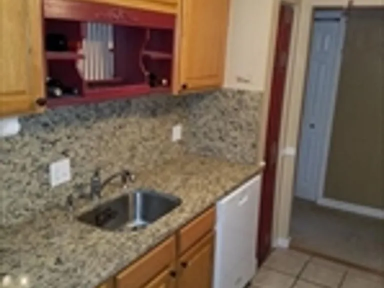139 King St #204 — Photo 18