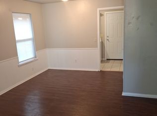 909 Delmar Cir, Moore, OK 73160