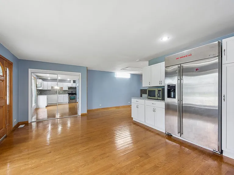 670 Lakeview Ln — Photo 9