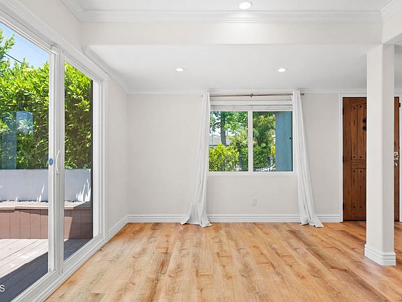 4th image of 4951 Enfield Ave
