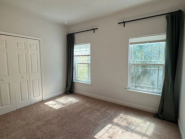 5156 NW 21st Dr — Photo 36