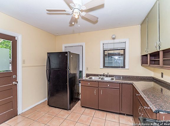 5th image of 430 W Norwood Ct
