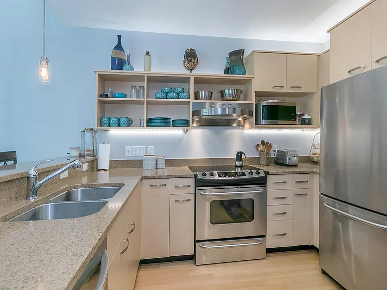 309 W Washington Ave #213 — Photo 15