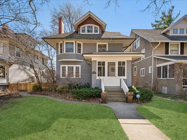 829 Elmwood Ave, Wilmette, IL 60091