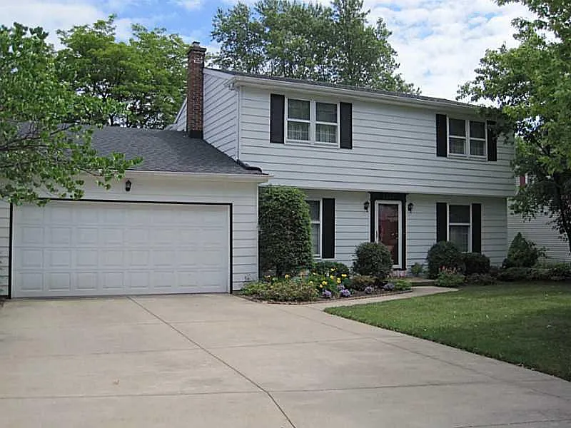 2015 Devon Ln photo 1