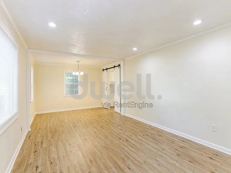 2492 Coleman Ave — Photo 3