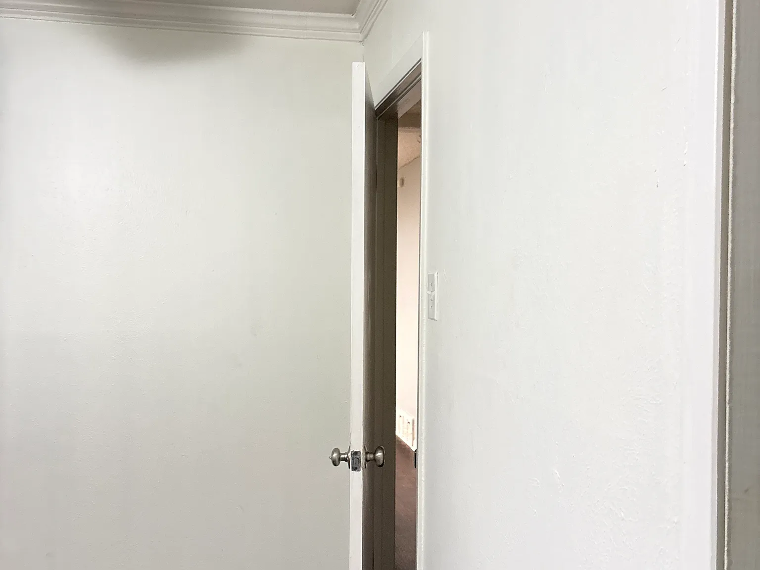 3 bed, 1.5 bath, 1083 sqft, $650 — Photo 2