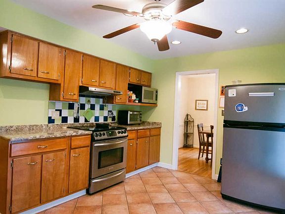 4th image of 3461 Flintridge Dr