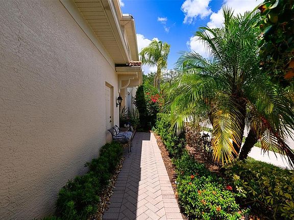 3rd image of 6938 Prosperity Cir #401