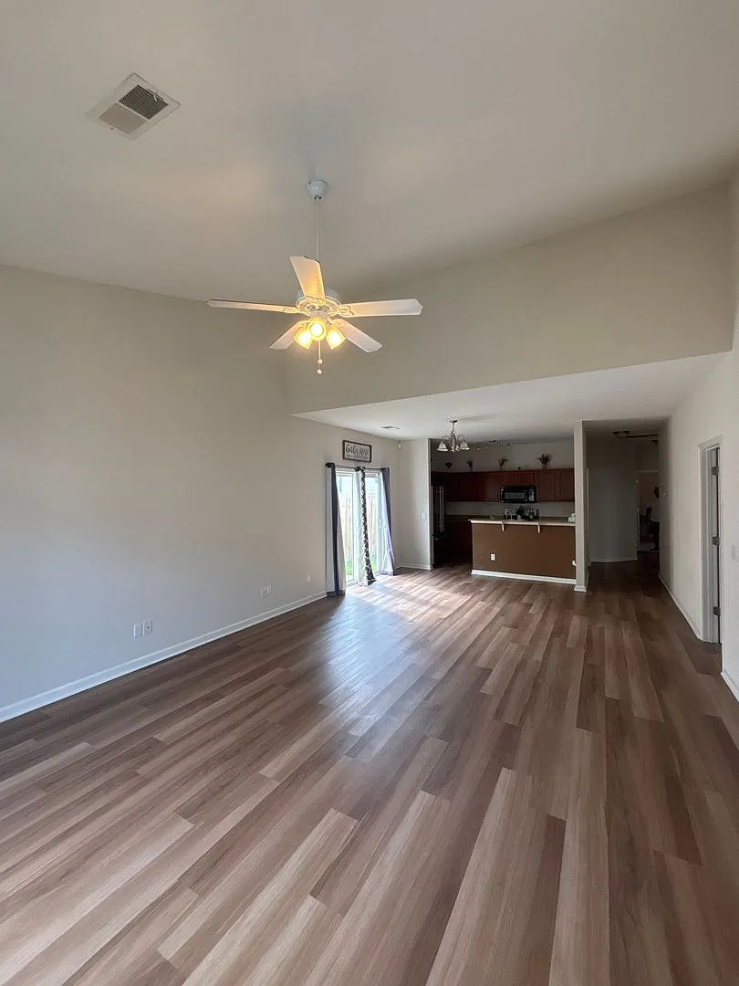 3 Bedroom, 2 Bath Home in Irmo — Photo 2