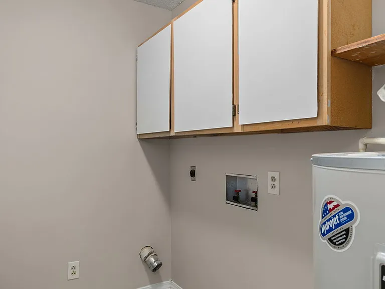 1618 Chisholm Rd — Photo 23