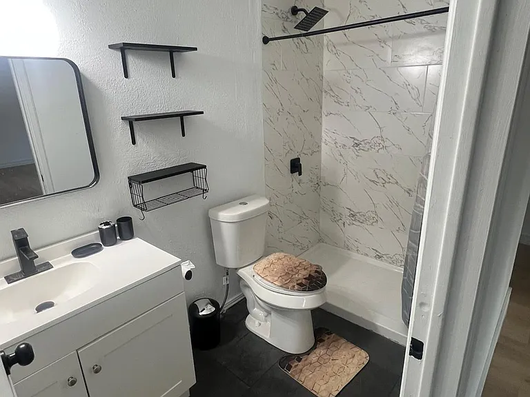 3303 Hollywood Ave — Photo 13