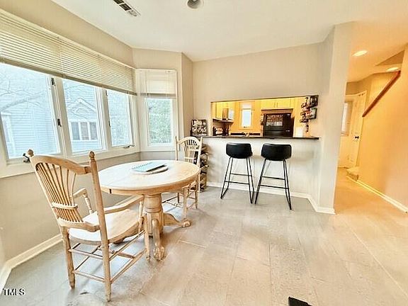4th image of 704 Martin Luther King Jr Blvd APT D18