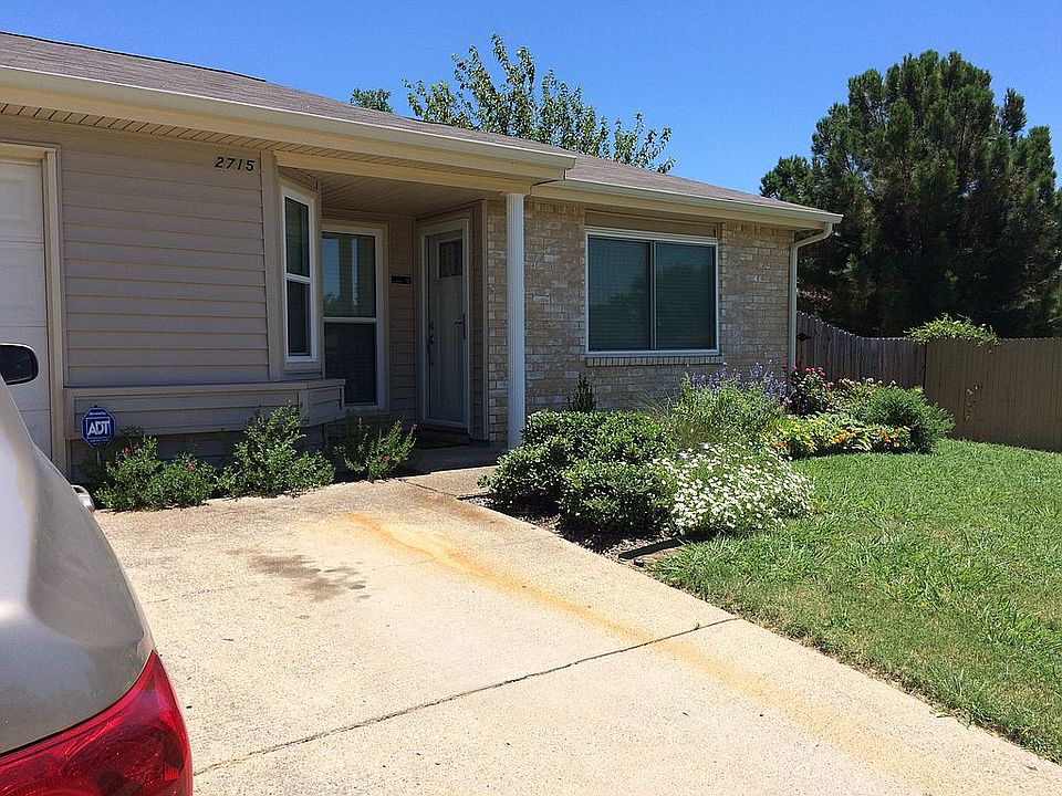 2nd image of 2715 Carter Dr