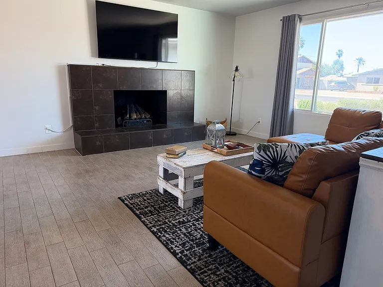 135 E Ellis Dr — Photo 7