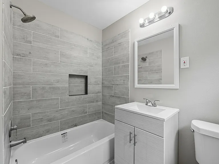 1927 Riverway Dr — Photo 10