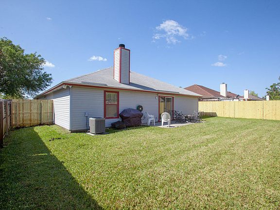 4th image of 10925 Lost Pine Dr