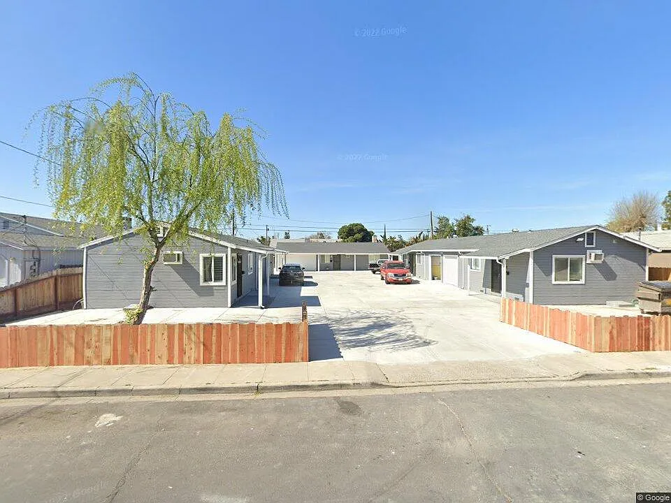 417 N Maple Ave — Photo 2