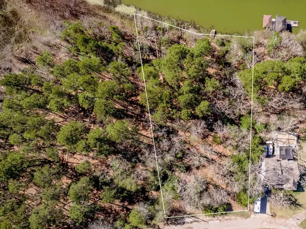 284 Arrowhead Ln, Huntsville, TX 77320