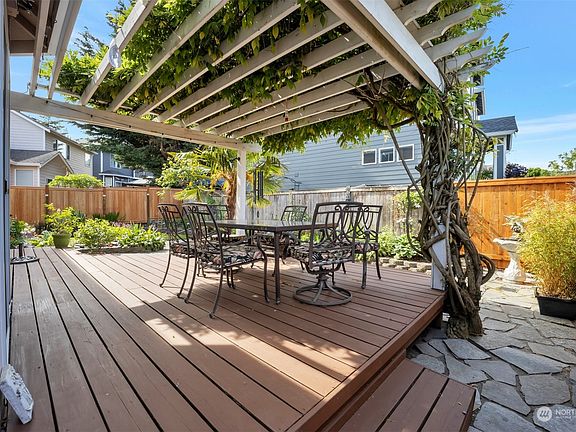 5th image of 6239 Rebecca Avenue SE