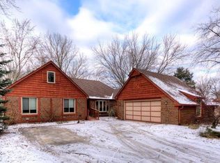 9538 Silverside Dr, South Lyon, MI