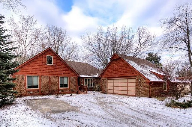 9538 Silverside Dr photo 1