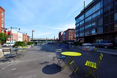 Rented by R New York