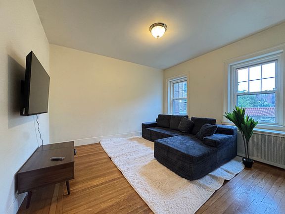 3rd image of 116 Dwight St #1