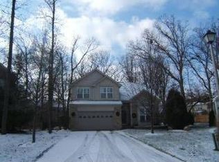 1904 S Warbler Ct, Libertyville, IL